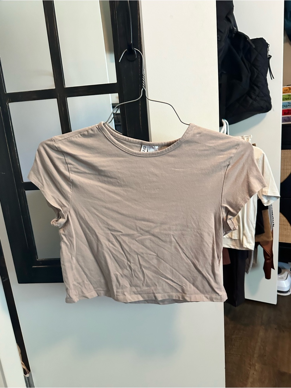Basic Crop Tee in Light Taupe